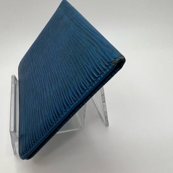 Louis Vuitton Blue Epi Card Holder - Picture 5 of 5